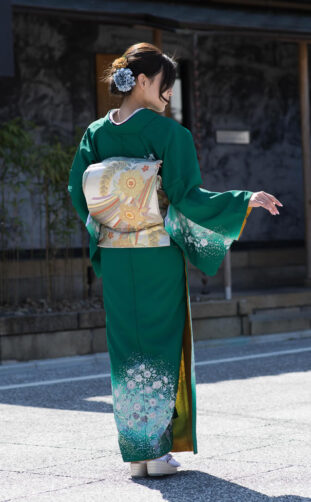 Elegant Bright Green Kimono with a Flower Pattern