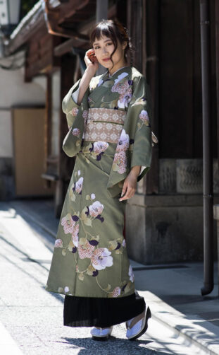 Pale Green Japanese Modern Style Kimono with a Flower Pattern