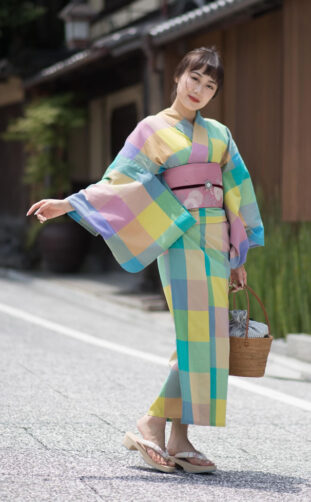 Retro-Modern Style Yukata in Pastel Colors and Checkered Patterns