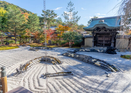 秋の京都・祇園で着物レンタル