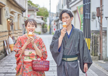 If you are going on a date in Kyoto as a couple, we recommend walking around Gion in a rental kimono.