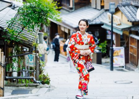 A classic for school trips! Kyoto sightseeing spots where kimonos fit well/Ninenzaka