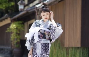 Kimono rental in Kyoto｜Experience Japan Kyoto Through Kimono｜Summer Yukata Experience in Kyoto – Wa Plus Yasaka Store🎐☀️