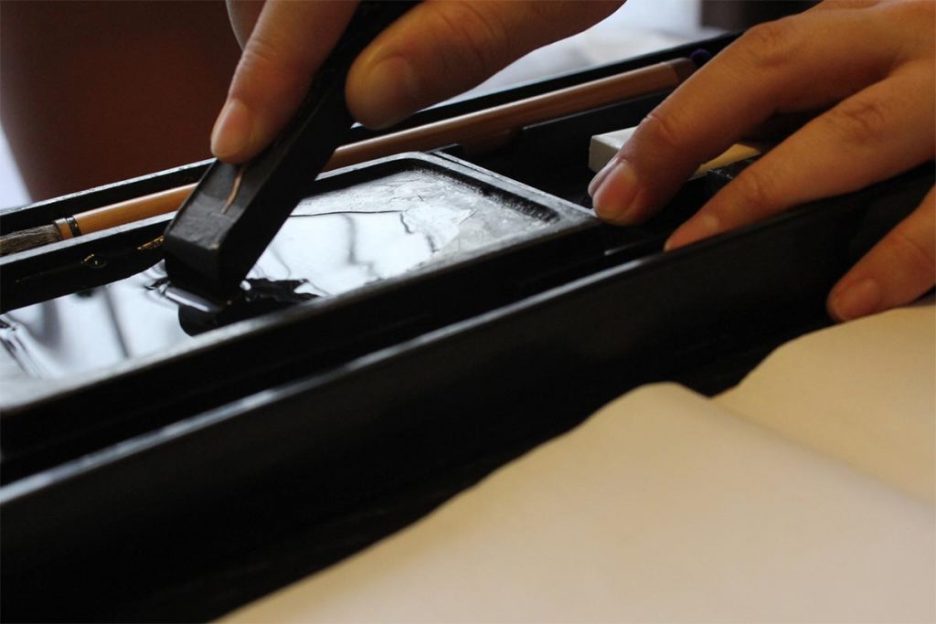 Nara in Kimono rental | Experience Japan through Tea Ceremony Activities｜How to rub ink
