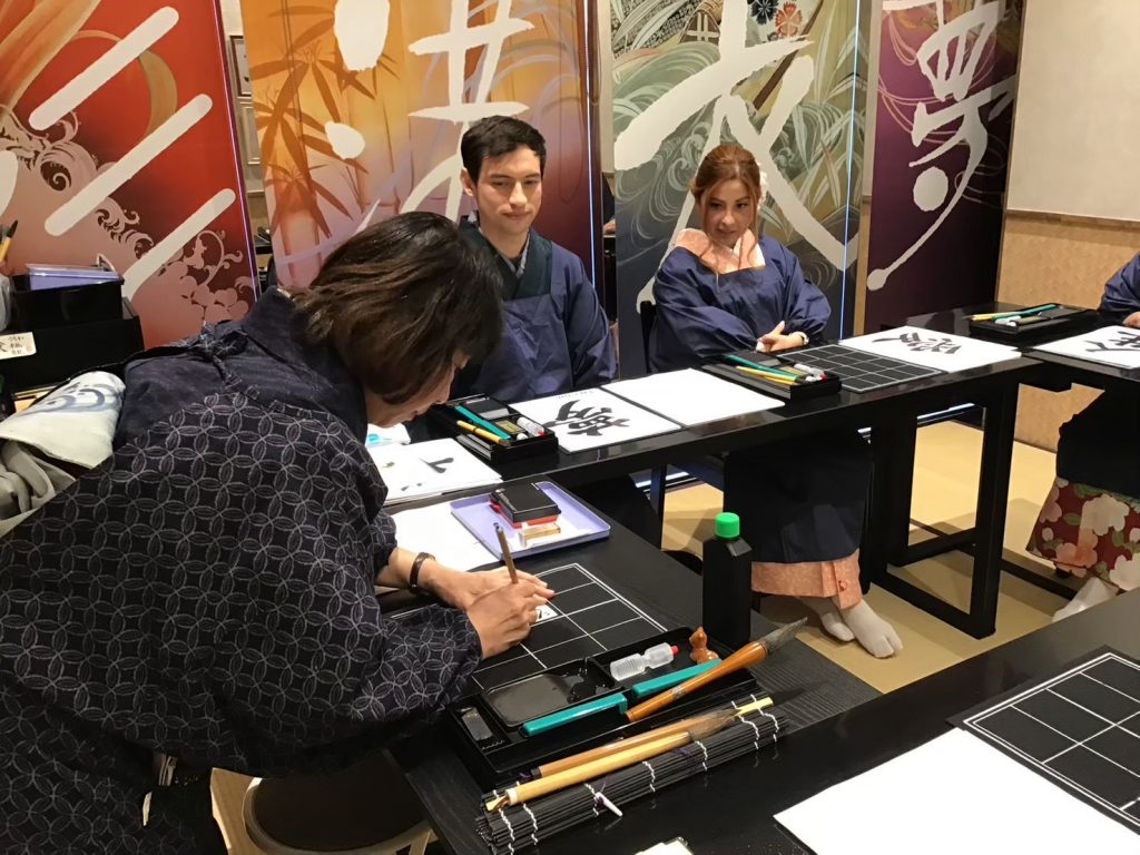 Nara in Kimono rental | Experience Japan through Tea Ceremony Activities｜Why is Japanese Calligraphy Popular with Foreign Tourists?